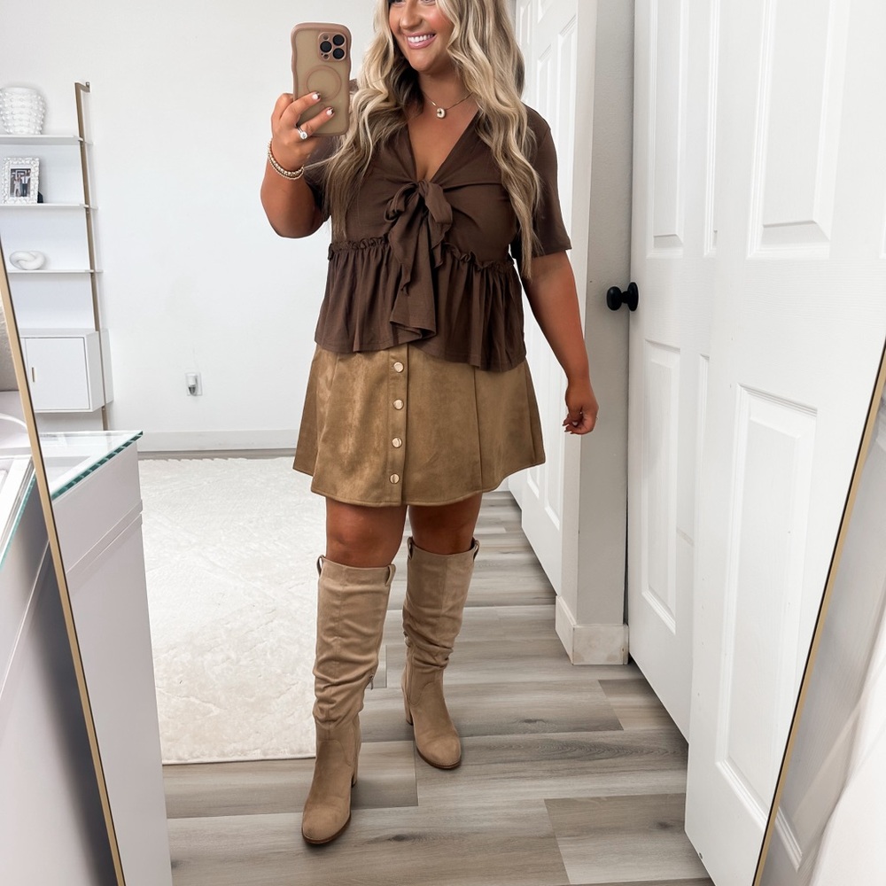 Elegant Tan Skirt